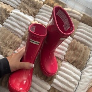 Hunter Glossy Cherry Boots